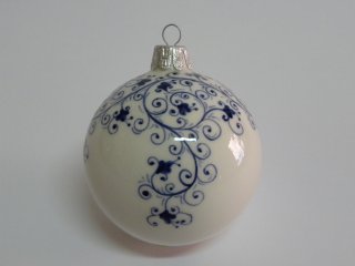 Pallina di natale in ceramica, dipinta a mano. Tecnica: maiolica