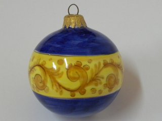 Pallina di natale in ceramica, dipinta a mano. Tecnica: maiolica